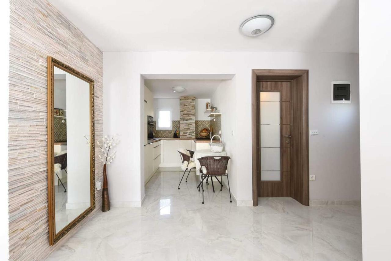 Appartamento Dana Zara Esterno foto
