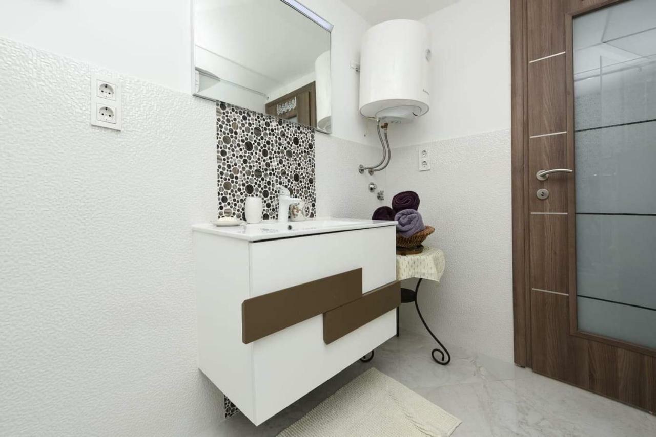 Appartamento Dana Zara Esterno foto
